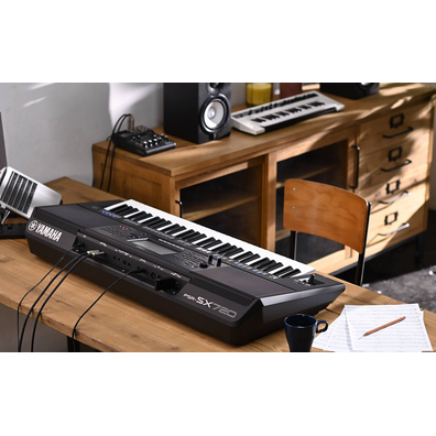 Yamaha Arranger Workstation PSR-SX720 on a desk